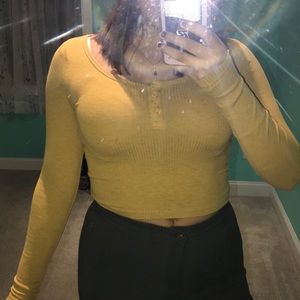 Long sleeve crop top